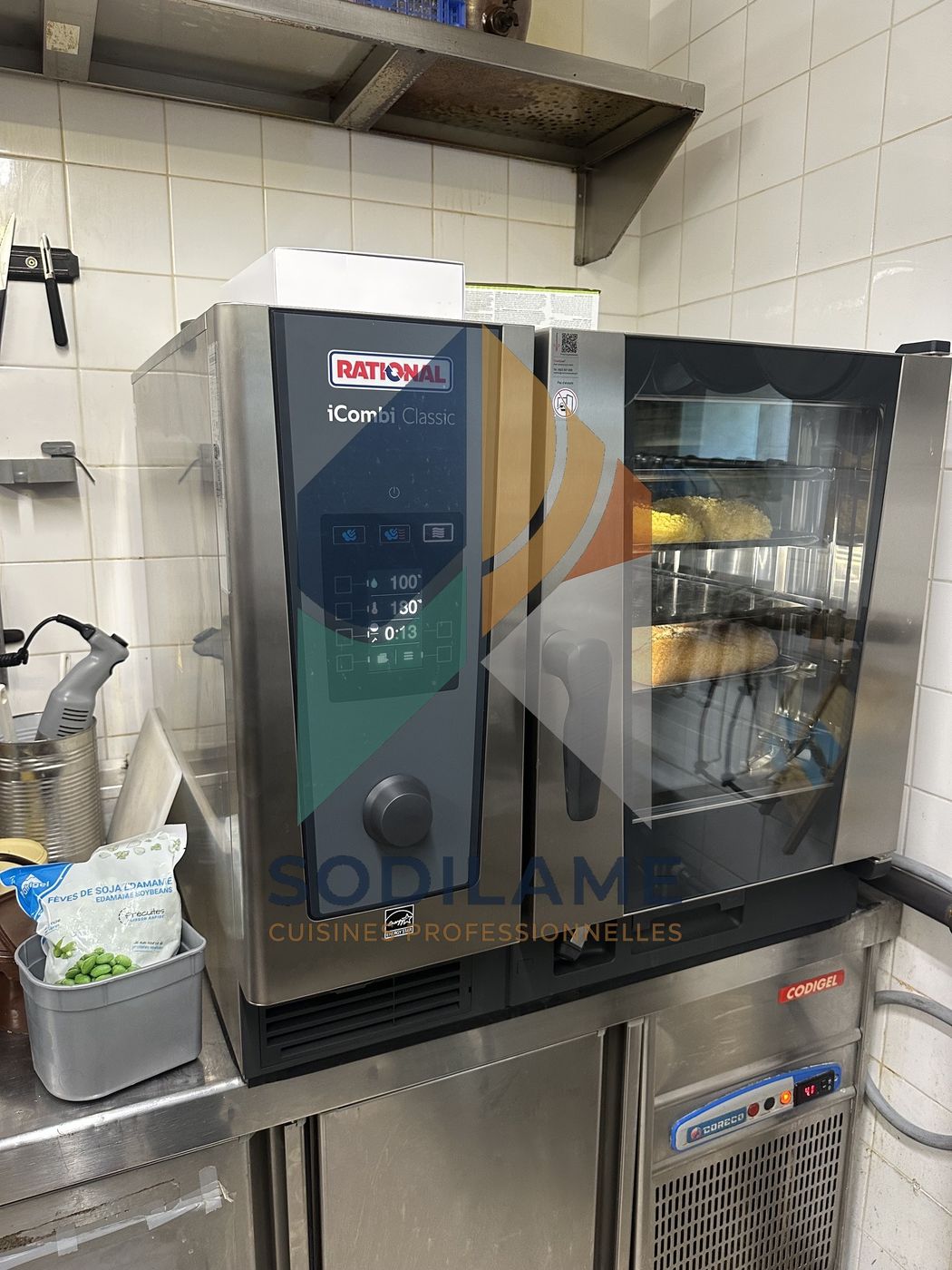 Four mixte Rational iCombi Classic en service dans une cuisine professionnelle équipée par SODILAME